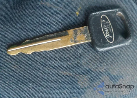 2011 Ford E-250 Commercial z USA, uszkodzony, nr VIN 1FTNE2EL6BDB32097